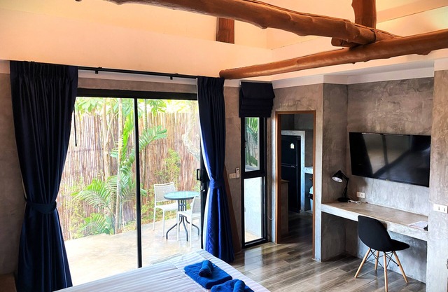 Cozy Bungalow with Garden - Kitchen - AC - WiFi - 5 min Walking to the Beach