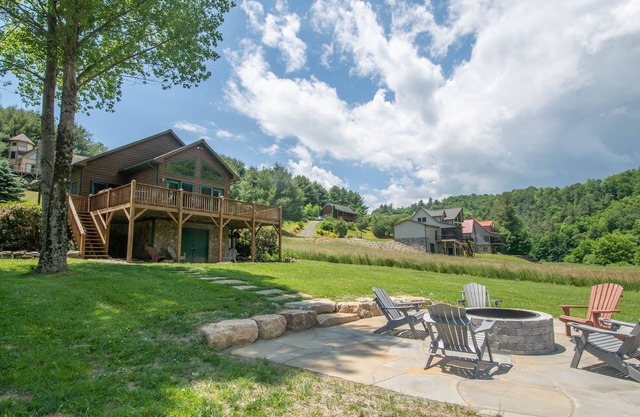 Cozy Cabin Right on the New River in Todd - Easy River Access - Fire Pit