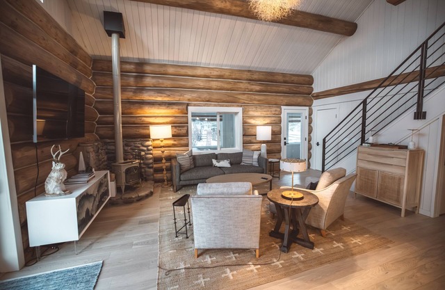 Cozy Cabin with Privacy and a View.in Wilson