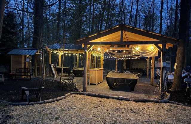 Cozy camper w/private hot tub near the ❤️of Watkins Glen /The Lantern unit 3