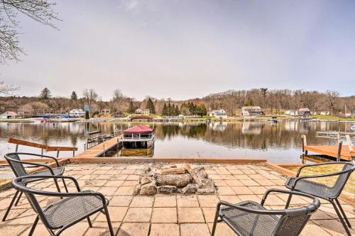 Cozy Castleton Cabin with Fire Pit and Water Access!