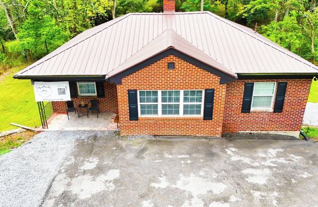 Cozy, Clean Cottage, Wi-Fi, Coffee ☕️ Garage Parking