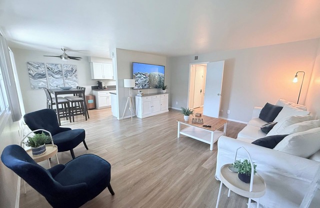 Cozy Comfort Near LAX Adjacent