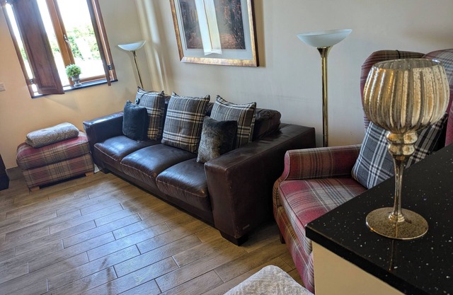 Cozy Cottage Close to Haworth Sleeps 2 with Garden