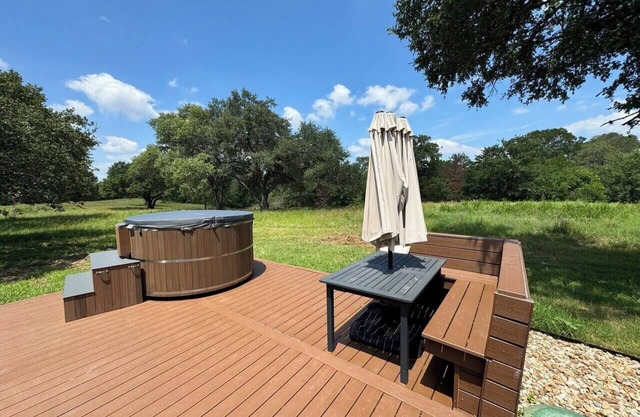 Cozy Cottage | Hot & Cold Tub | River Retreat