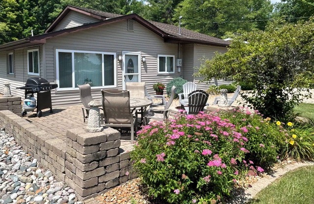 Cozy Cottage in Michigan by S&S properties