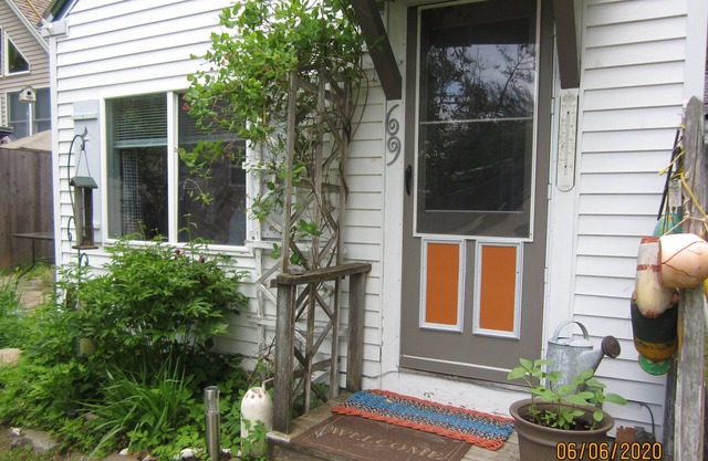 Cozy Cottage on the bottom of Mt. Battle within walking distance to town
