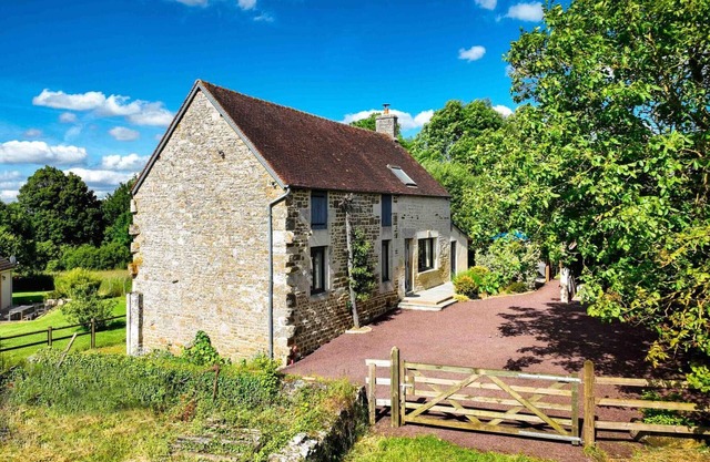 Cozy cottage with fiber, pets allowed