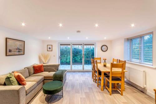 Cozy Country Cottage near Lincoln Spacious Garden & Free Parking