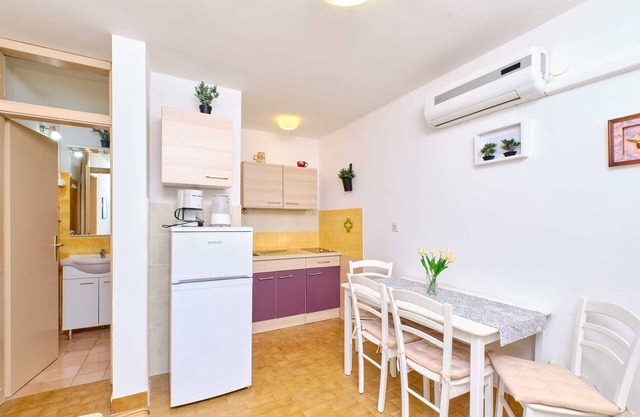 Cozy Couple's Retreat, Pet-Friendly