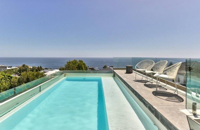 Cozy Cove Villa in Camps Bay