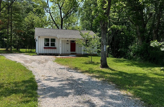 Cozy Coweeta Cottage