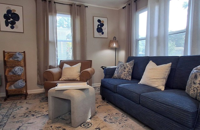 Cozy Culdesac 3-bedroom home n4 Beds, Sleeps 6