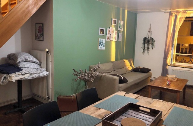 Cozy duplex, Nogent station on site