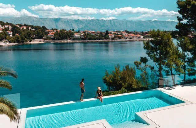 Cozy Enchanted Villa With Infinity Pool And Gym