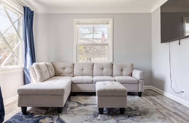 Cozy Euclid Home Near Lakefront