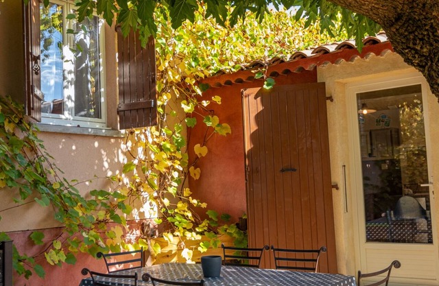 Cozy family home with pool in the Luberon - 815 GAR