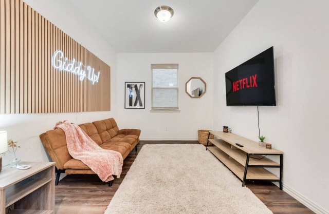 Cozy Fort Worth! Home~Pool Table~Grill~PrivateYard