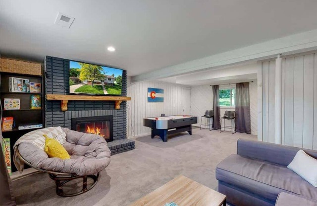 Cozy Four Bedroom Family Retreat with Yard and Air Hockey