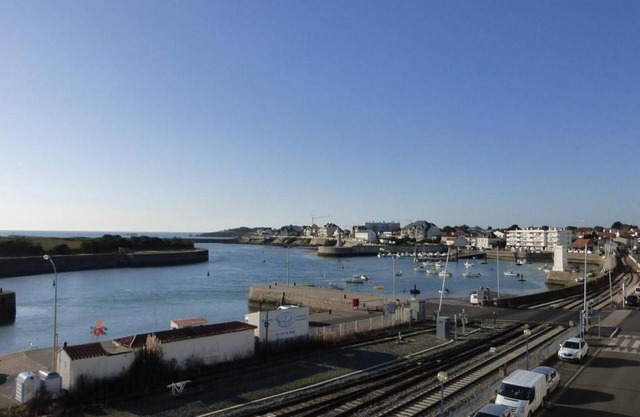 Cozy studio in Saint-Gilles-Croix-de-Vie with private parking