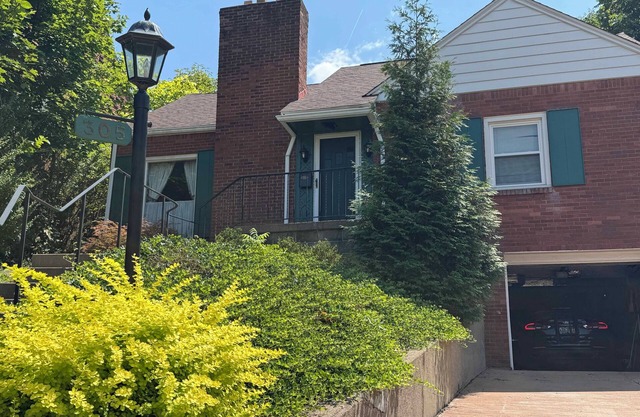 Cozy Furnished 3 Bedroom Mount Lebanon Home 15 Minutes From Downtown Pittsburgh