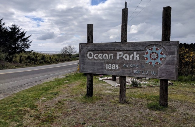 Cozy Gated Ocean Park Cabin on the Peninsula with A/C and Wireless Internet