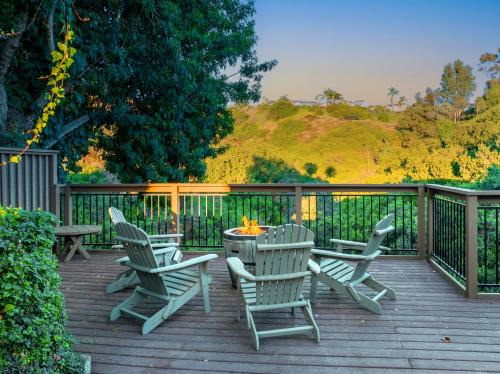 Cozy Getaway. Fire Pit and Endless Views! 5 Beds