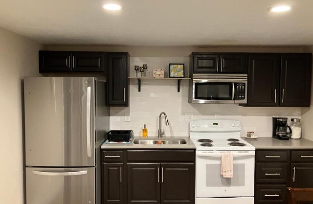 Cozy Getaway near SLC Airport & Downtown - 1st floor Apartment