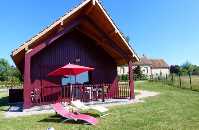 Cozy gîte in the heart of Bocage Bourbonnais near vineyards