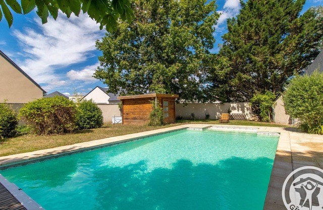 Cozy Gîte with Shared Heated Pool near Angers