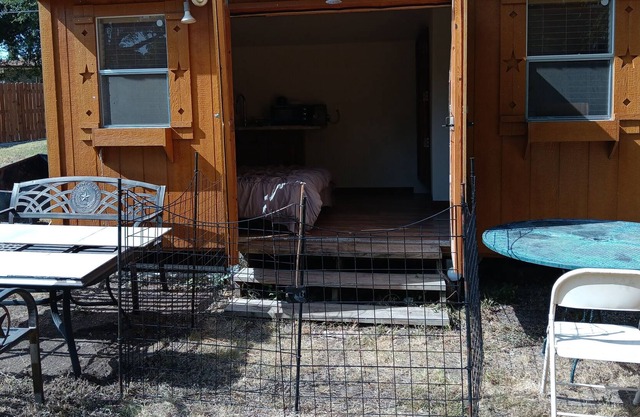 Cozy Guest House In The City