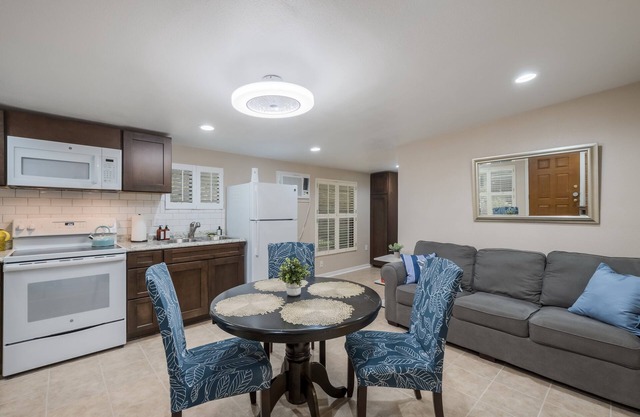 💎 Cozy Hidden Gem🐬 SeaWorld🚩Six Flags🇺🇸Lackland AFB