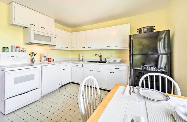 Cozy Highland Heights Apt: 8 Mi to Cincinnati