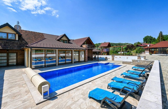 Cozy home in Donja Batina with sauna