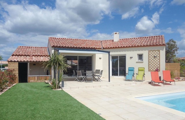 Cozy home in Ginestas with WiFi