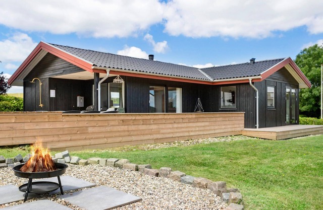 Cozy home in Haderslev with kitchen