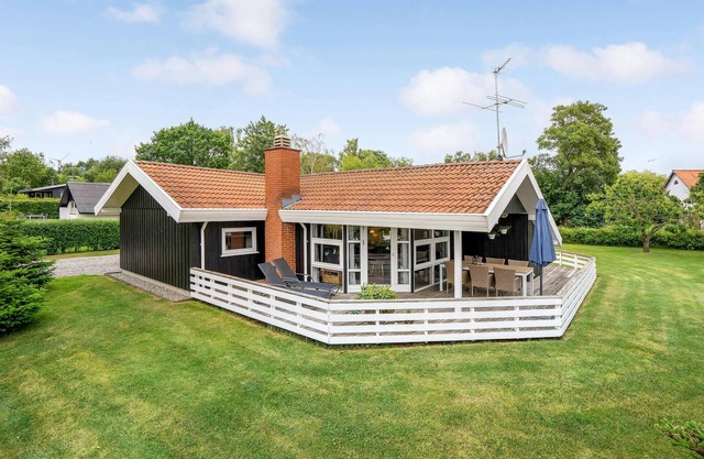 Cozy home in Hejls with sauna