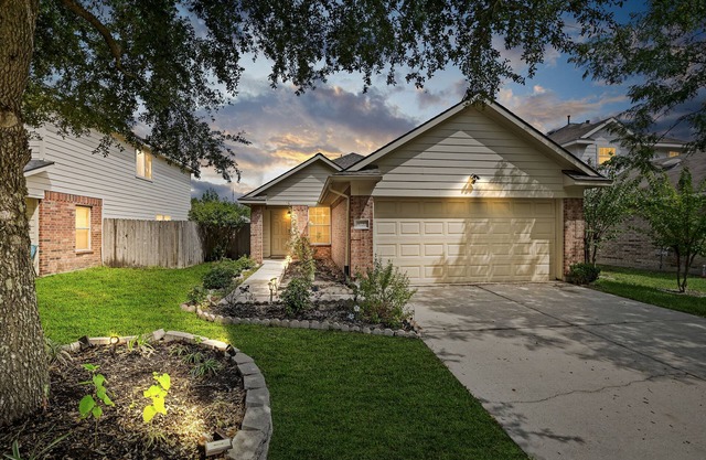 Cozy Home in Humble near IAH