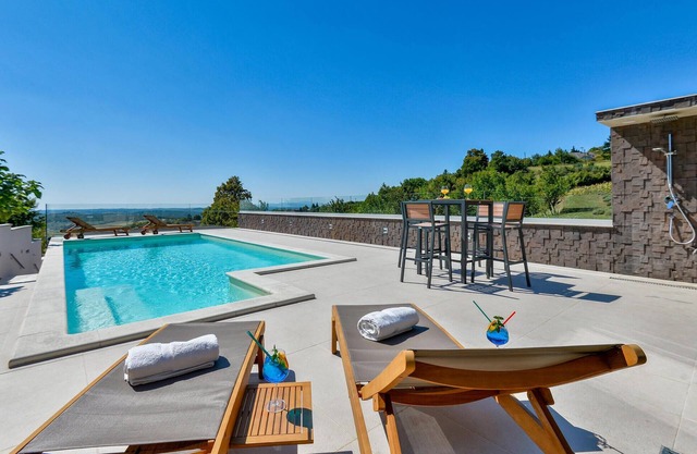 Cozy home in Kalnik with sauna