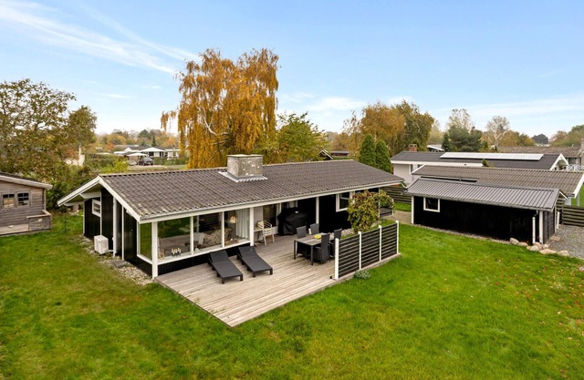 Cozy home in Karrebæksminde with WiFi