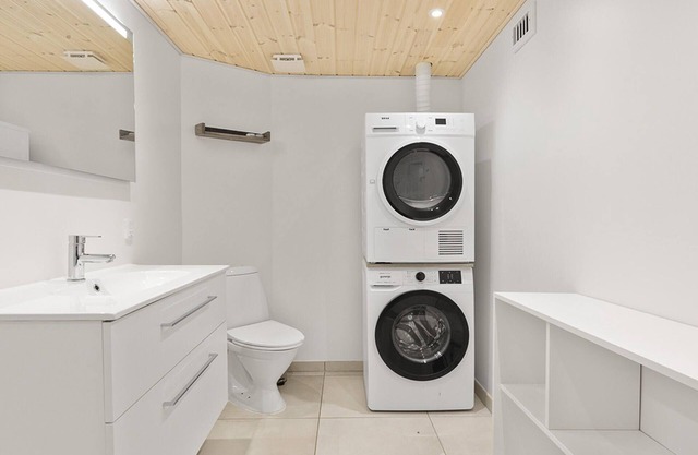 Cozy home in Løgstør with sauna