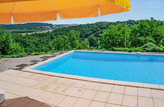 Cozy home in Montignac with kitchenette