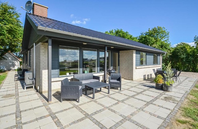 Cozy Home In Øster Assels With Wifi