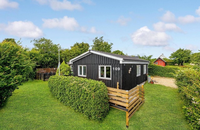Cozy home in Roslev with WiFi