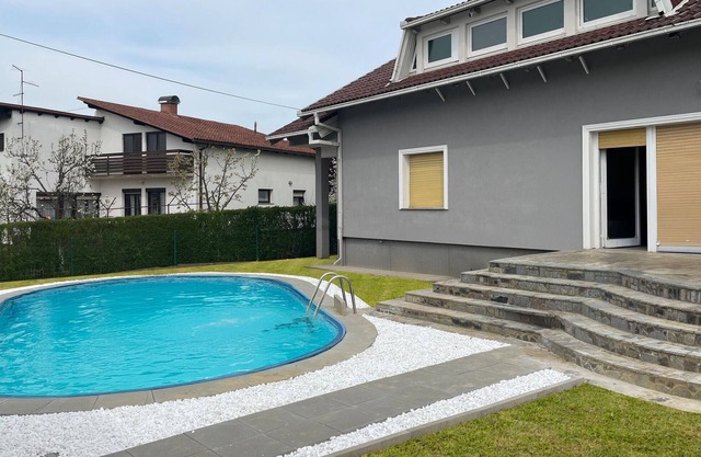 Cozy home in Sesvete with WiFi