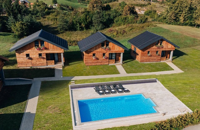 Cozy home in Slunj with WiFi