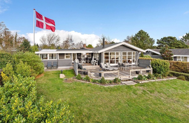 Cozy home in Sydals with kitchen