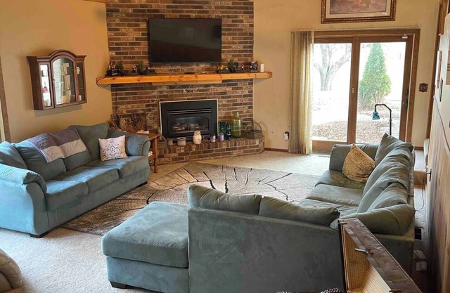 Cozy Home in the heart of the Prairie