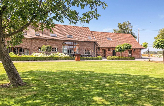 Cozy home in Tielt with WiFi