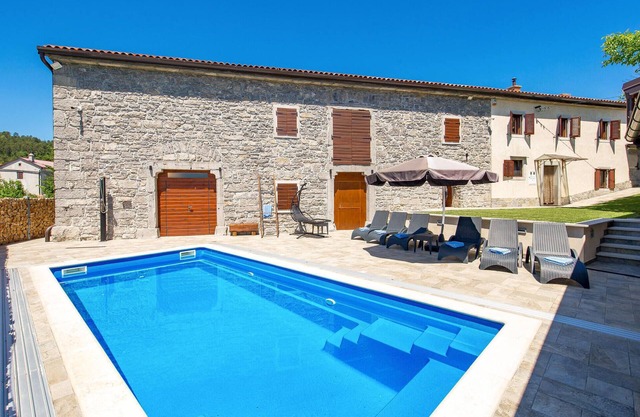 Cozy home in Vele Mune with WiFi